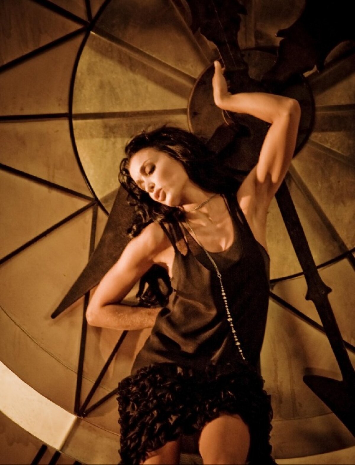 FOTO Benzema nu mai e singur. O cîntăreaţă a pus mîna pe el