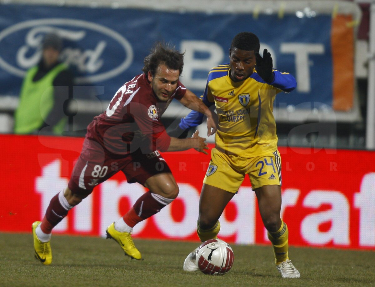 FOTO Rapid învinge Petrolul cu 2-0 şi revine la 3 puncte de Dinamo