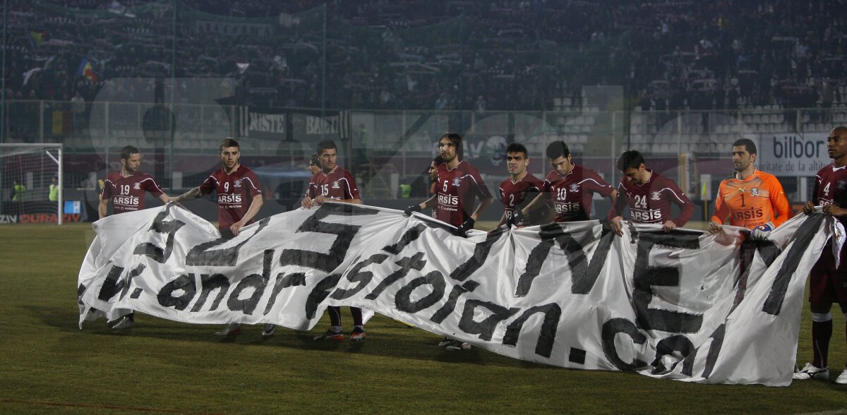 FOTO Rapid învinge Petrolul cu 2-0 şi revine la 3 puncte de Dinamo