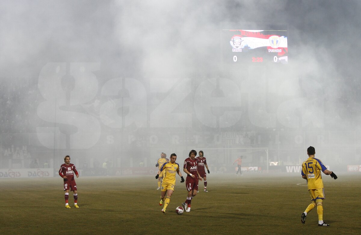 FOTO Rapid învinge Petrolul cu 2-0 şi revine la 3 puncte de Dinamo