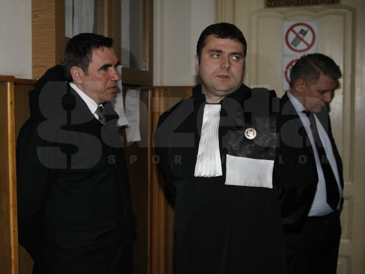 FOTO A fost audiat cel mai important martor în cazul "Mită pentru arbitri" » "Trec pe la Corpodean că vine acum Moşul" :)