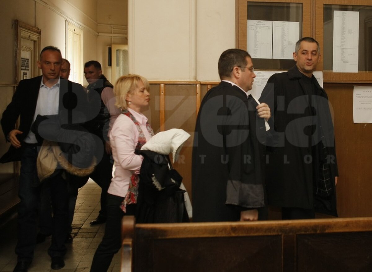 FOTO A fost audiat cel mai important martor în cazul "Mită pentru arbitri" » "Trec pe la Corpodean că vine acum Moşul" :)