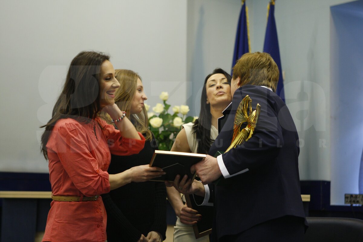 FOTO » Elena Frîncu a fost omagiată la ANST, alături de nume mari din sportul românesc
