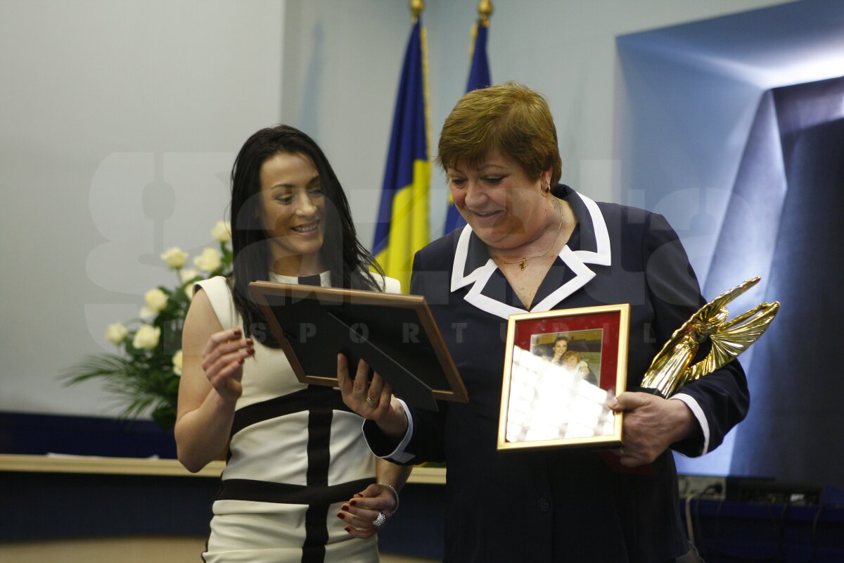 FOTO » Elena Frîncu a fost omagiată la ANST, alături de nume mari din sportul românesc