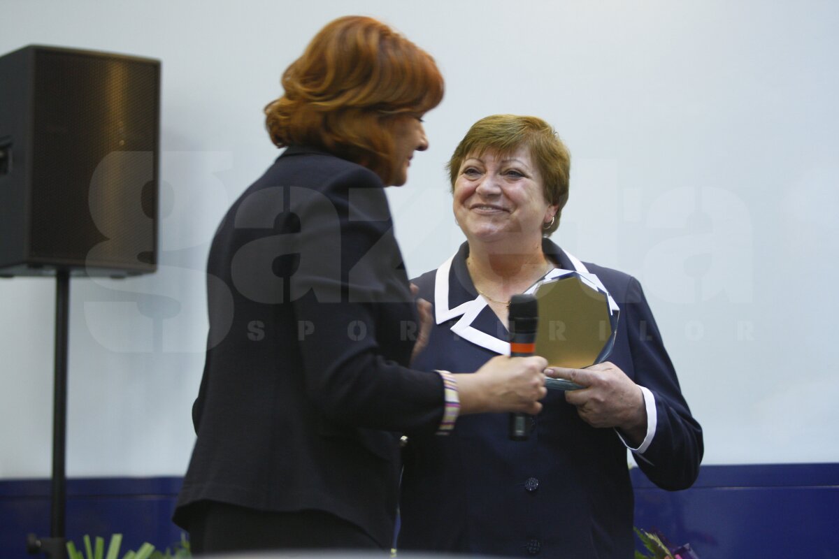 FOTO » Elena Frîncu a fost omagiată la ANST, alături de nume mari din sportul românesc