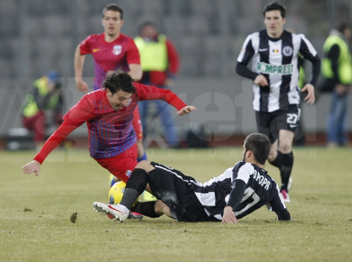 FOTO & VIDEO » Rusescu aduce a doua victorie pentru Steaua, care e la 6 puncte în spatele lui Dinamo