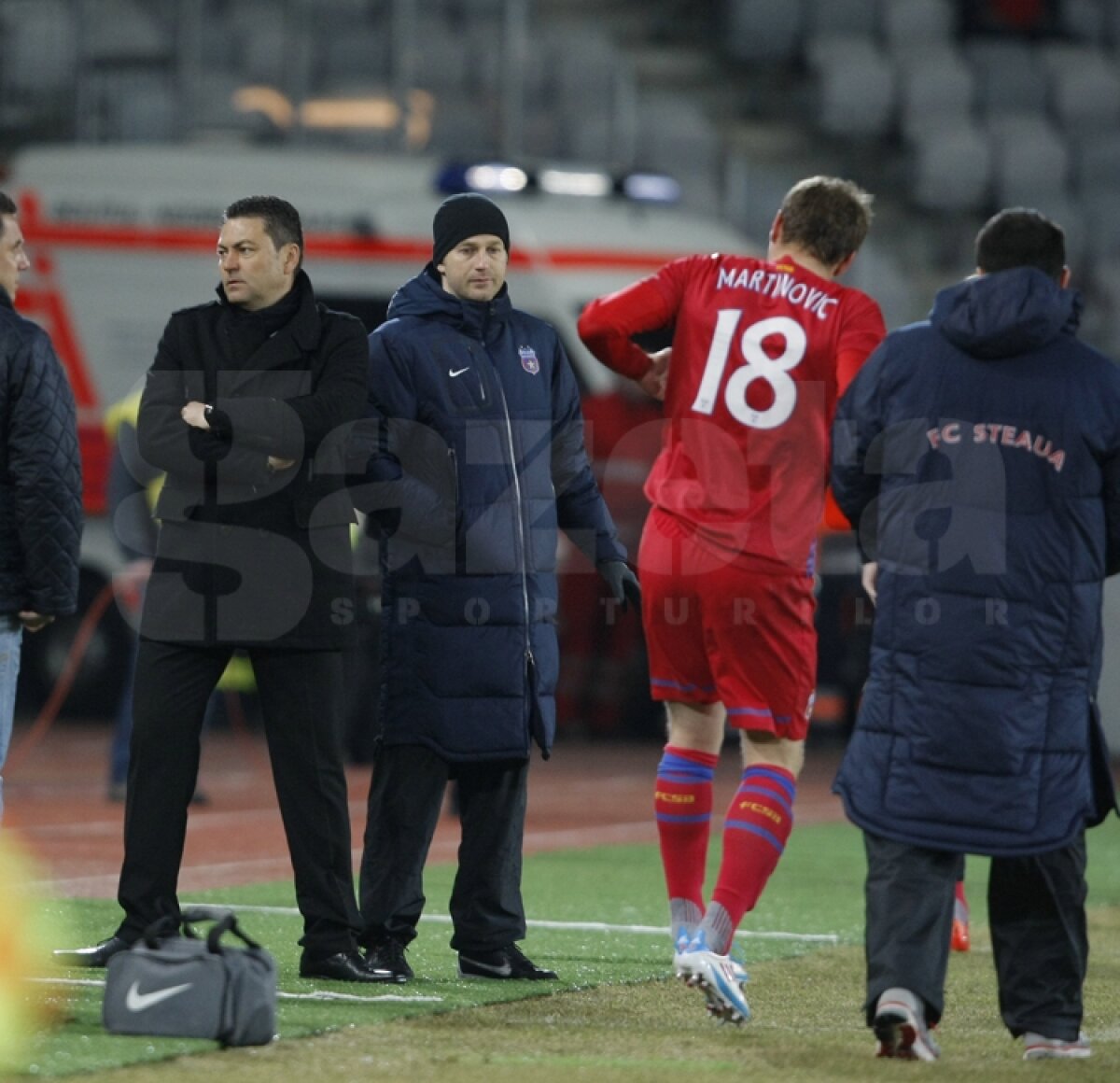 FOTO & VIDEO » Rusescu aduce a doua victorie pentru Steaua, care e la 6 puncte în spatele lui Dinamo