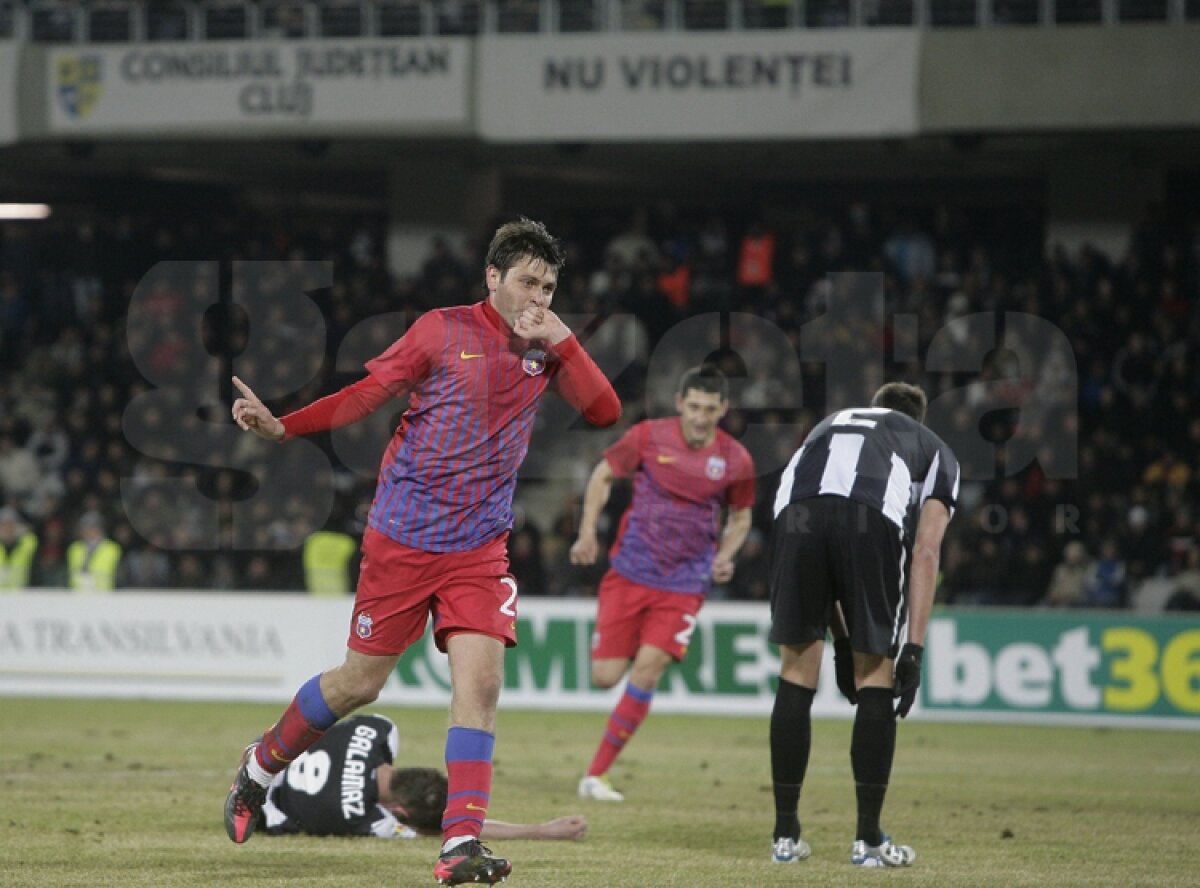 FOTO & VIDEO » Rusescu aduce a doua victorie pentru Steaua, care e la 6 puncte în spatele lui Dinamo