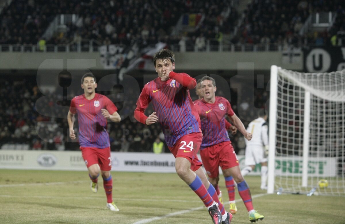 FOTO & VIDEO » Rusescu aduce a doua victorie pentru Steaua, care e la 6 puncte în spatele lui Dinamo