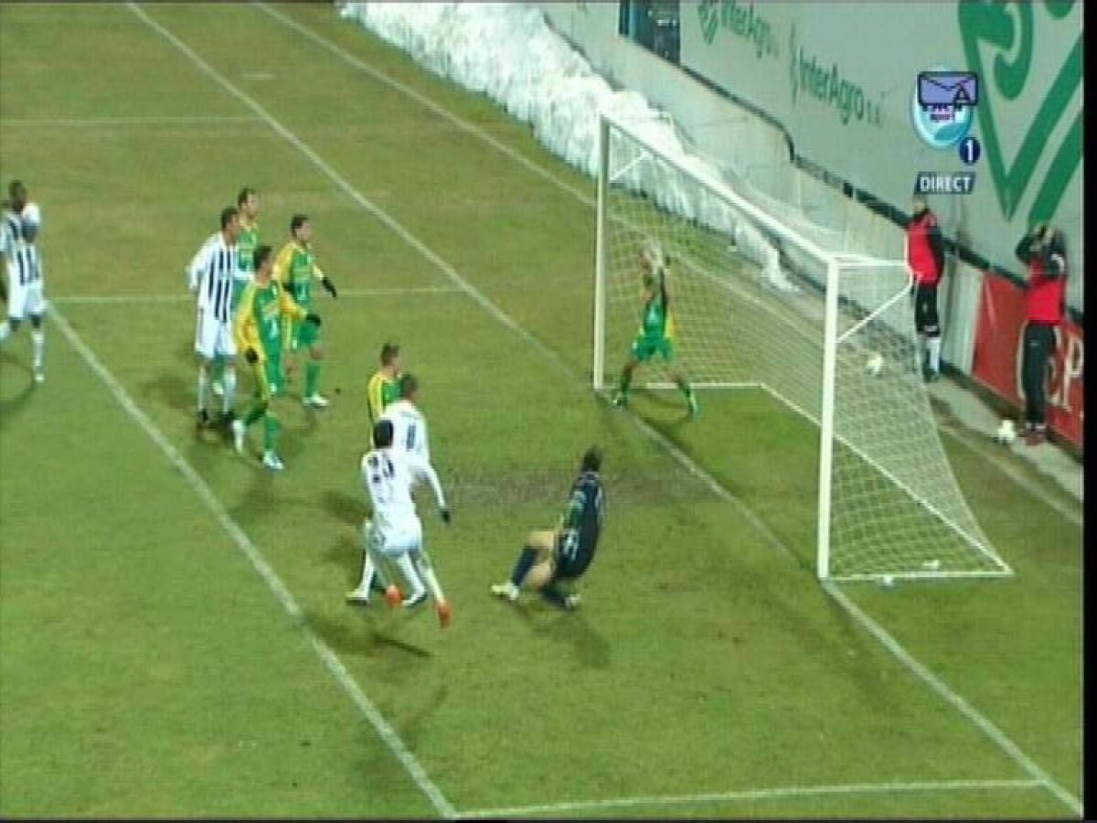 Un botez de coşmar! » Arbitrul Horaţiu Feşnic a debutat în Liga 1 la Astra - Mioveni, scor 3-1