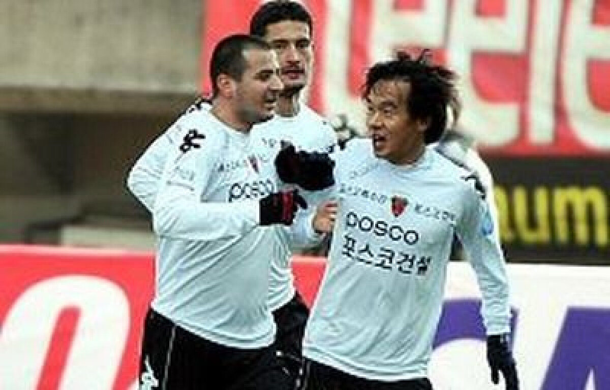 FOTO INEDIT S-au pus cu burta pe gol » Zicu, printre graşii fotbalului