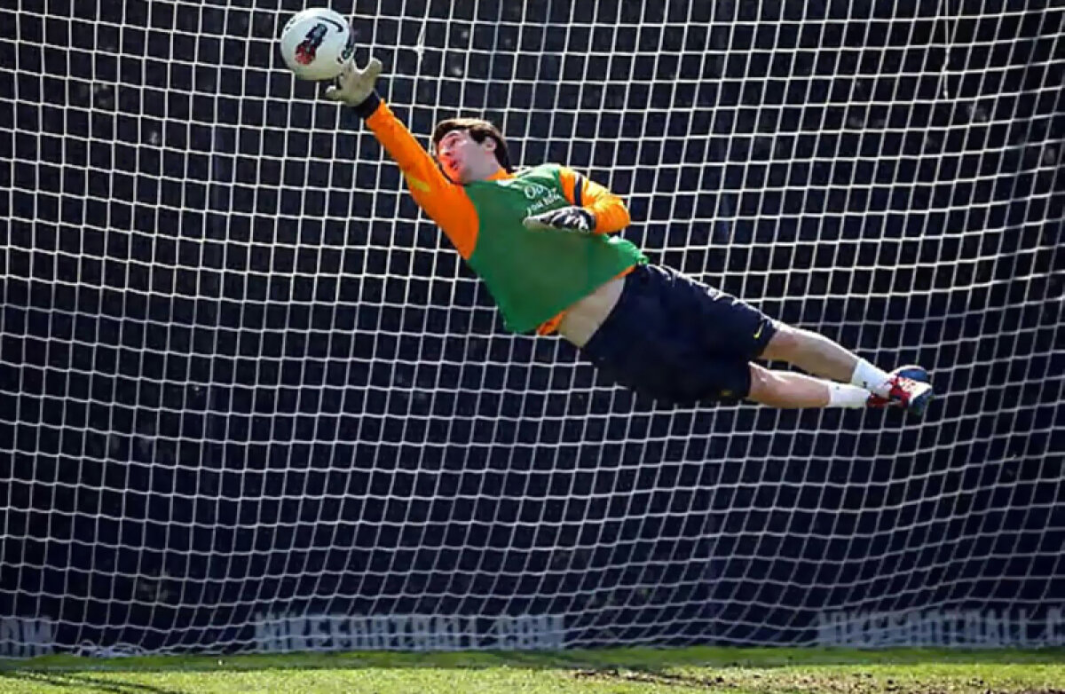 FOTO Zborul spre perfecţiune » Messi ar putea fi şi cel mai bun portar!