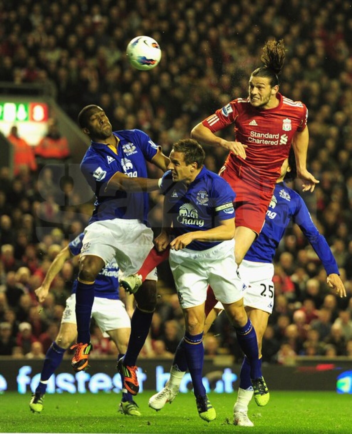 VIDEO şi FOTO » Captain FANTASTIC! Hat-trick Gerrard în Liverpool-Everton 3-0. Declaraţia de dragoste a lui Dalglish :)