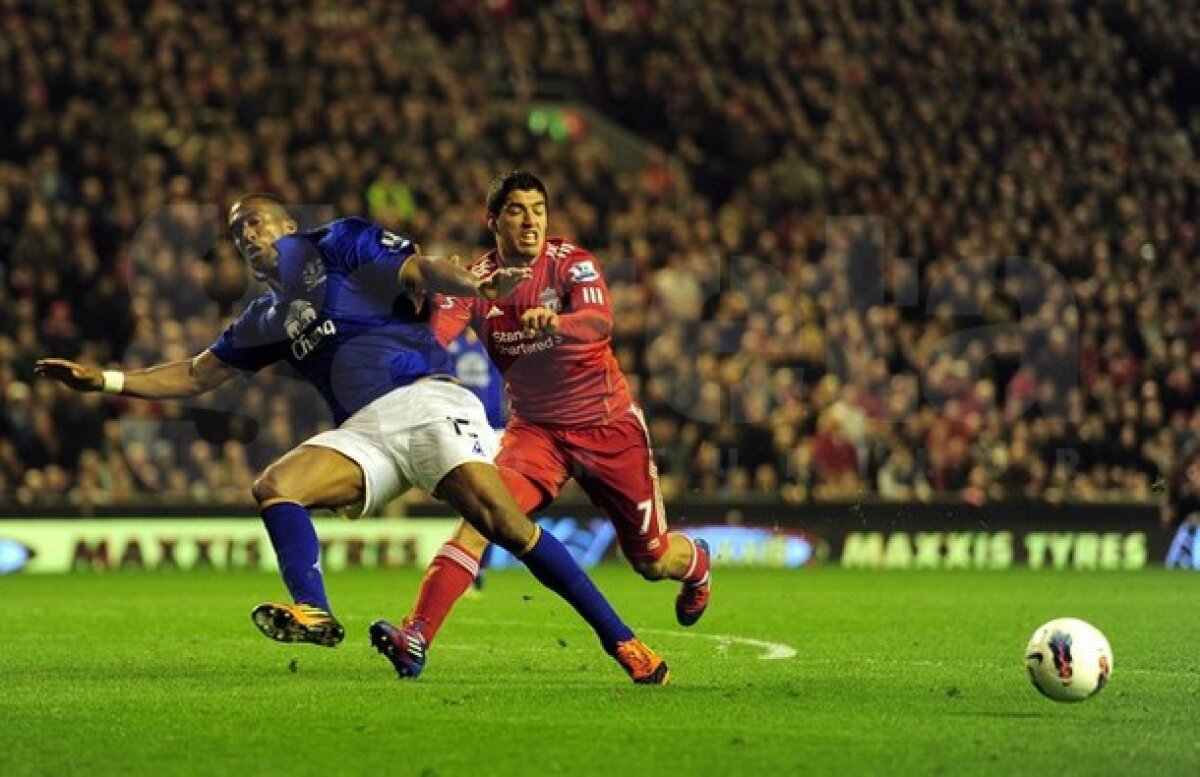 VIDEO şi FOTO » Captain FANTASTIC! Hat-trick Gerrard în Liverpool-Everton 3-0. Declaraţia de dragoste a lui Dalglish :)