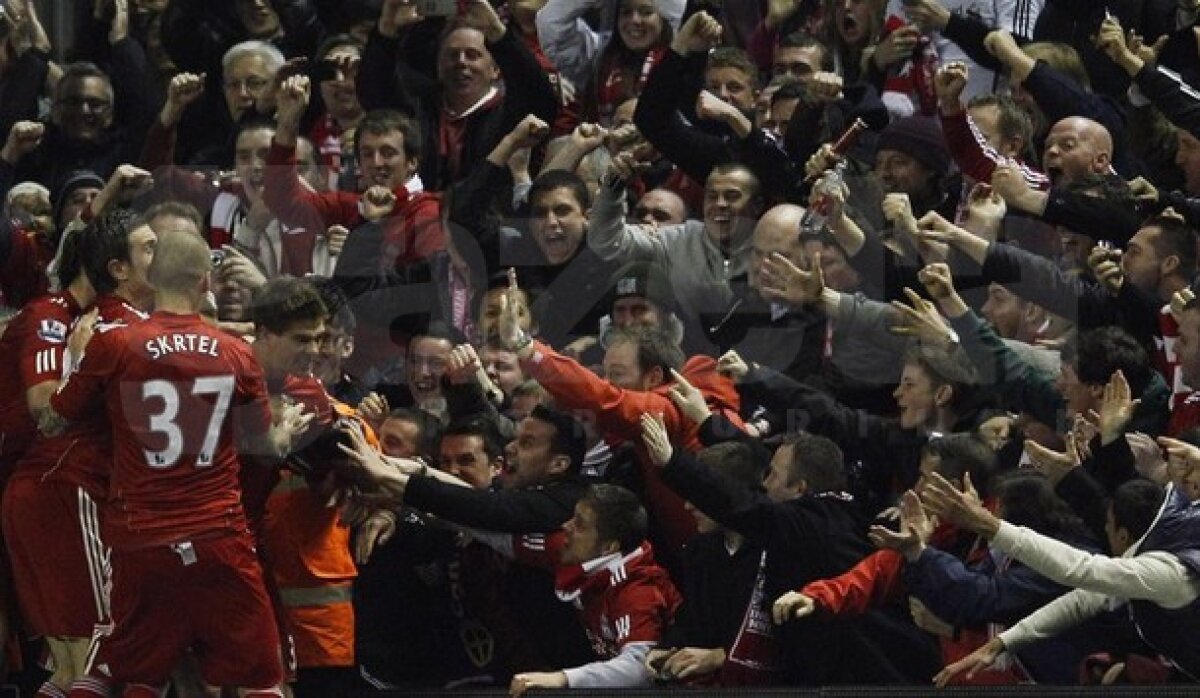 VIDEO şi FOTO » Captain FANTASTIC! Hat-trick Gerrard în Liverpool-Everton 3-0. Declaraţia de dragoste a lui Dalglish :)