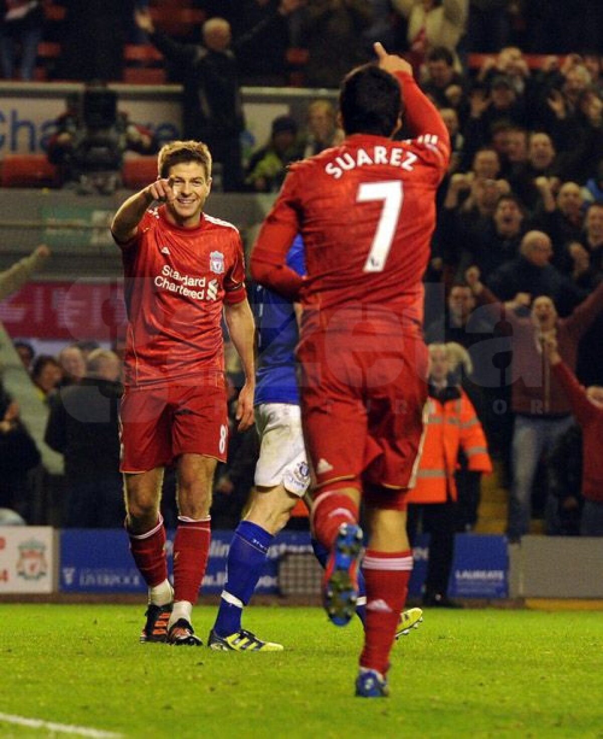 VIDEO şi FOTO » Captain FANTASTIC! Hat-trick Gerrard în Liverpool-Everton 3-0. Declaraţia de dragoste a lui Dalglish :)