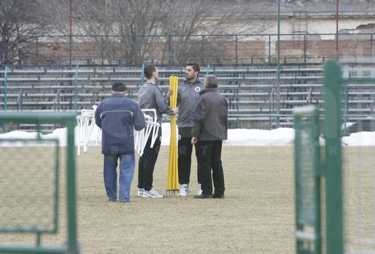 FOTO Ionuţ Badea şi staff-ul său ŞI-AU DAT DEMISIA de la U Cluj! Antrenorul interimar e ales dintre jucători