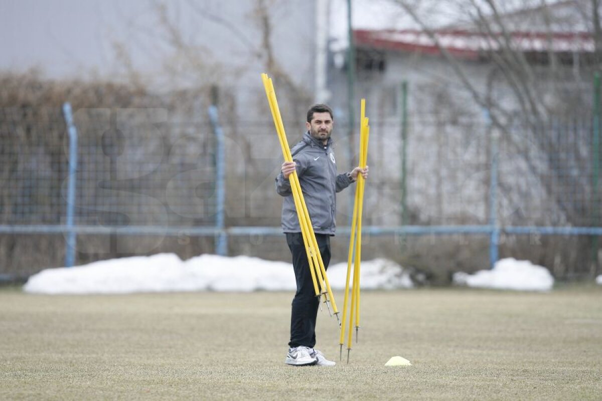 FOTO Ionuţ Badea şi staff-ul său ŞI-AU DAT DEMISIA de la U Cluj! Antrenorul interimar e ales dintre jucători