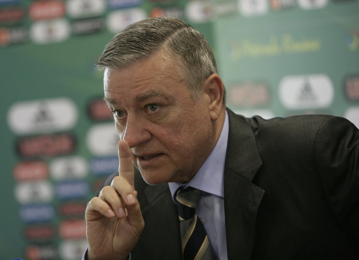 FOTO Mircea Sandu, după întîlnirea cu suporterii: "Discuţia ne-a luminat! Vom propune modificări ale Legii 4"