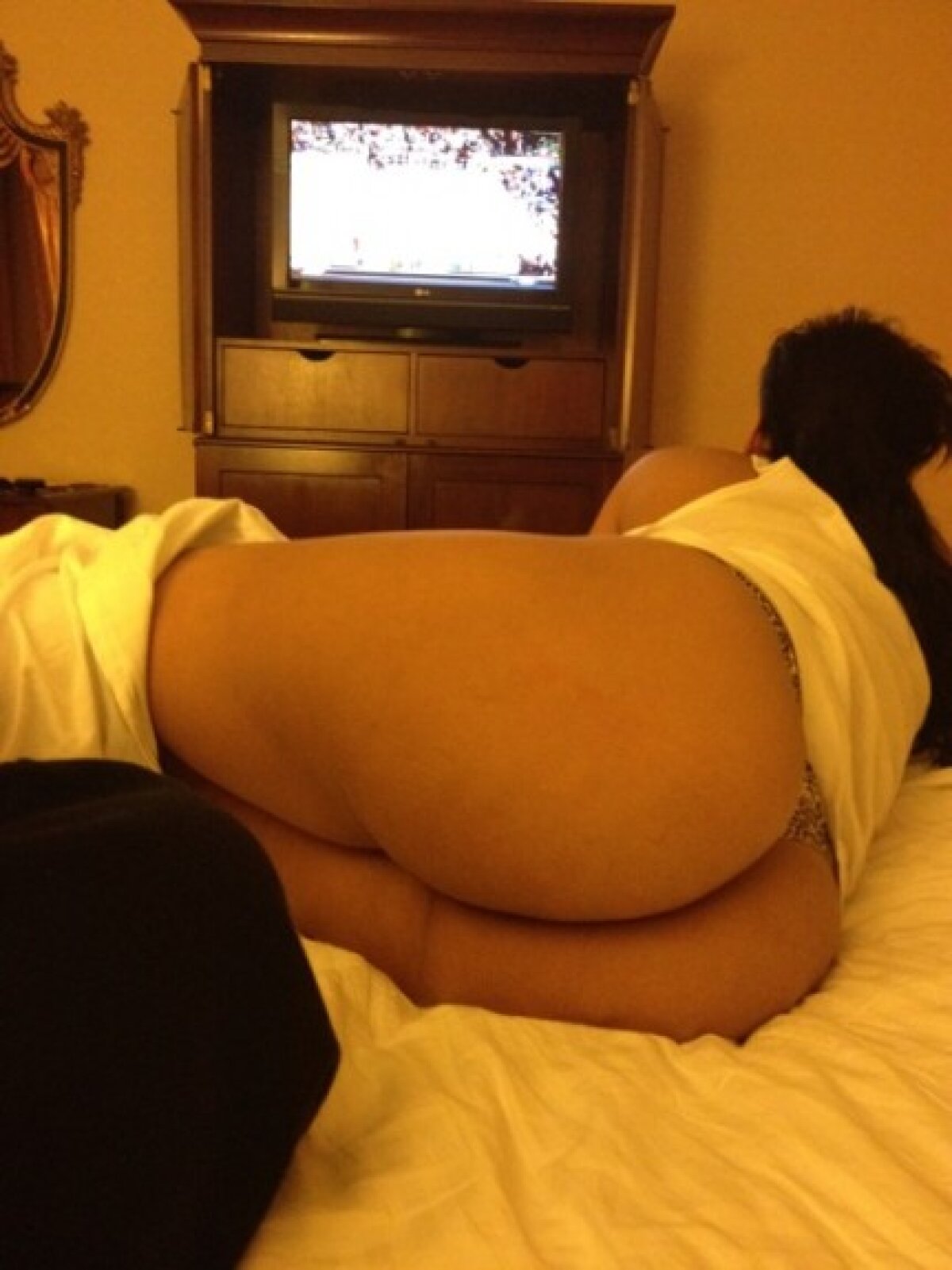 VIDEO&FOTO  Poza sexy care-l costă 25.000 de dolari pe un baschetbalist din NBA