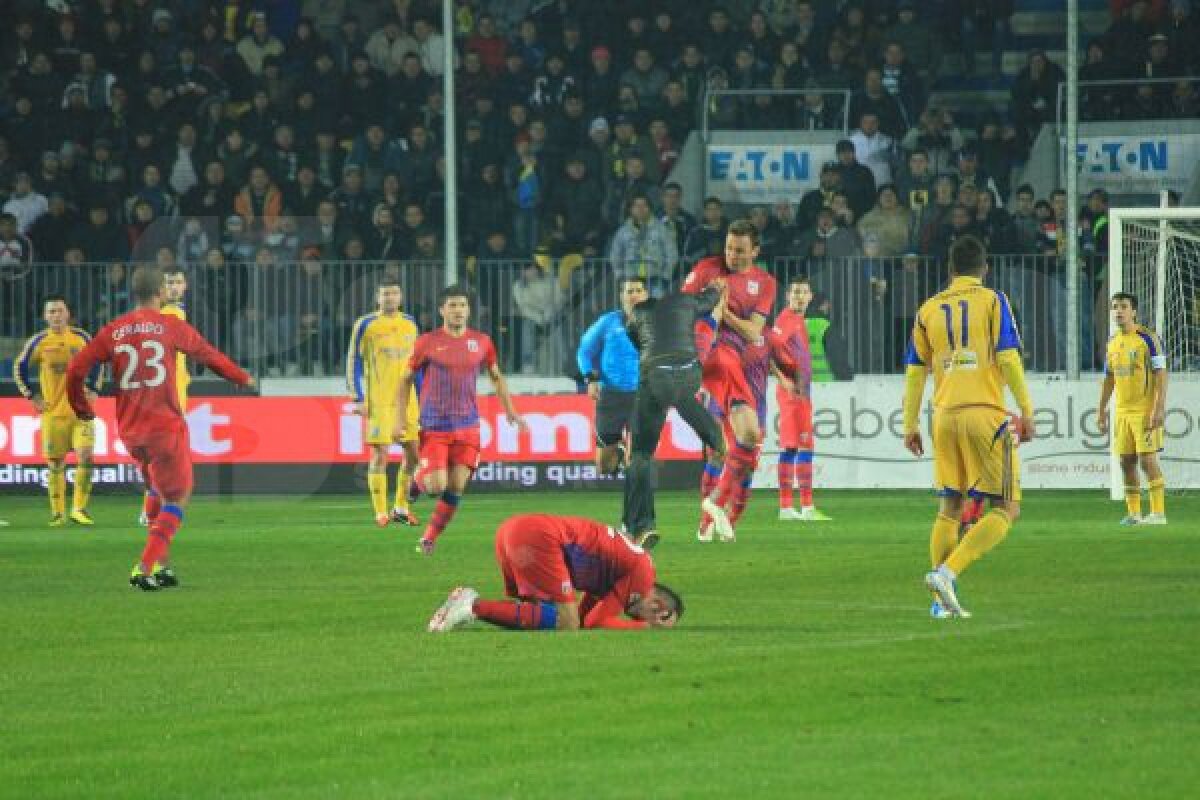 Stadioanele atrag suporterii, autorităţile locale distrug jucătorii! » Patru jucători s-au accidentat grav pe noile arene