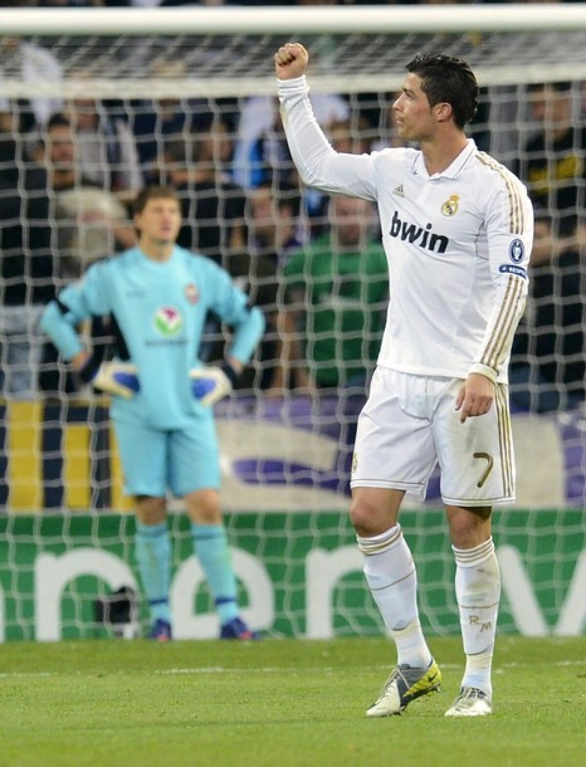 liveVIDEO & FOTO Real e în sferturi după 4-1 cu ŢSKA. Chelsea o elimină pe Napoli în prelungiri, 4-1