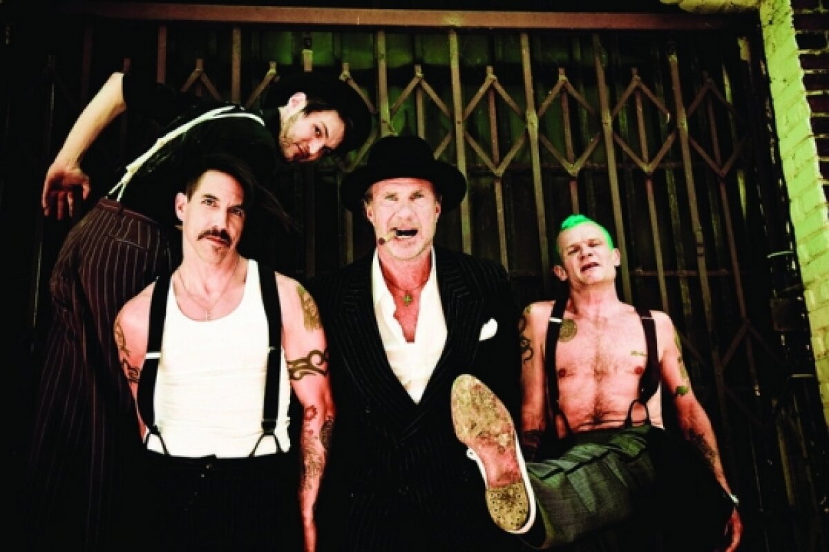 Concertul Red Hot Chili Peppers umple Naţional Arena » Sold out la categoria "gazon"!