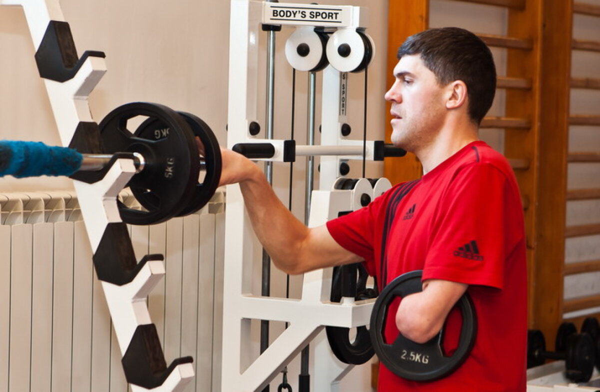 Zboară cu o aripă tăiată » Ieşeanul Florin Cojoc e primul atlet român care va concura la Jocurile Paralimpice