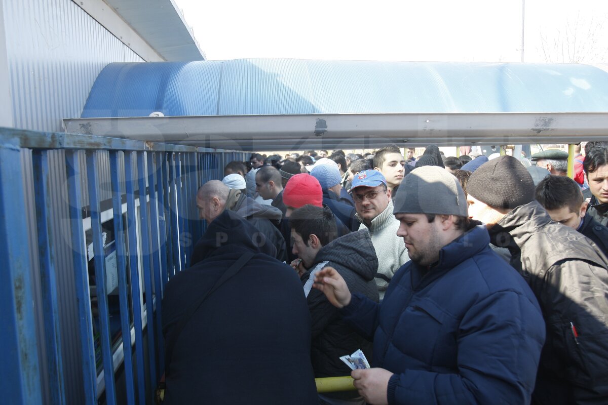 FOTO Naţional Arena e un stadion modern, dar fanilor le-a fost dor de Ghencea: 20.000 de bilete vîndute