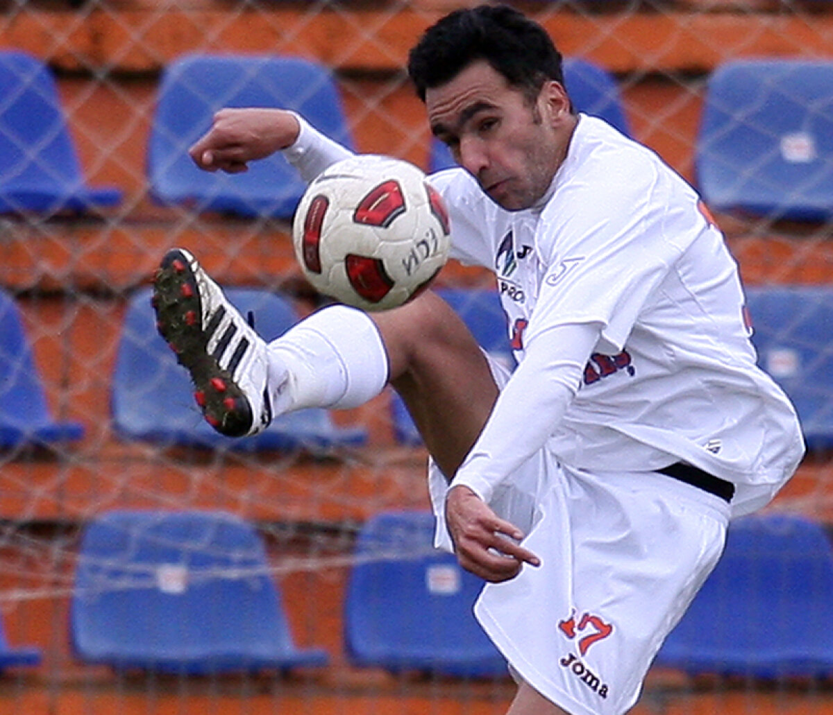 VIDEO Zero barat! » Mioveni şi FCM Tîrgu Mureş au plictisit asistenţa şi au terminat la egalitate, 0-0