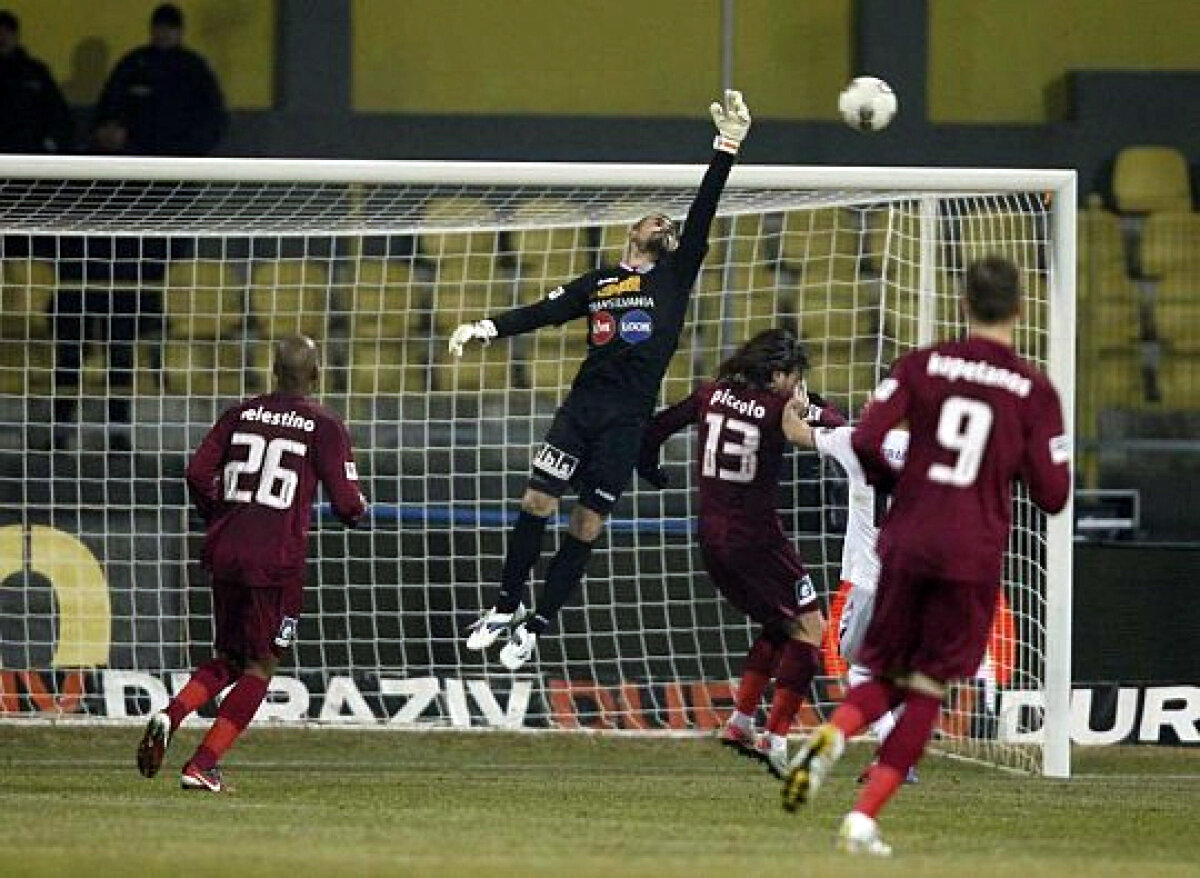 VIDEO CFR Cluj a învins Pandurii, 2-0, şi s-a instalat pe primul loc