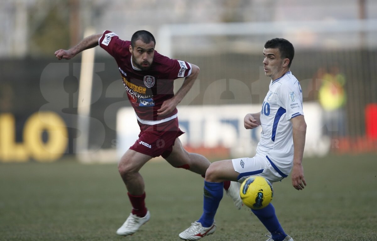 VIDEO CFR Cluj a învins Pandurii, 2-0, şi s-a instalat pe primul loc