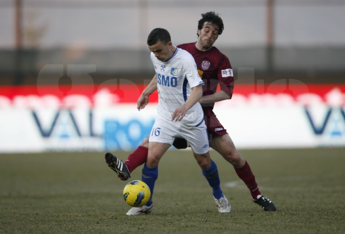 VIDEO CFR Cluj a învins Pandurii, 2-0, şi s-a instalat pe primul loc