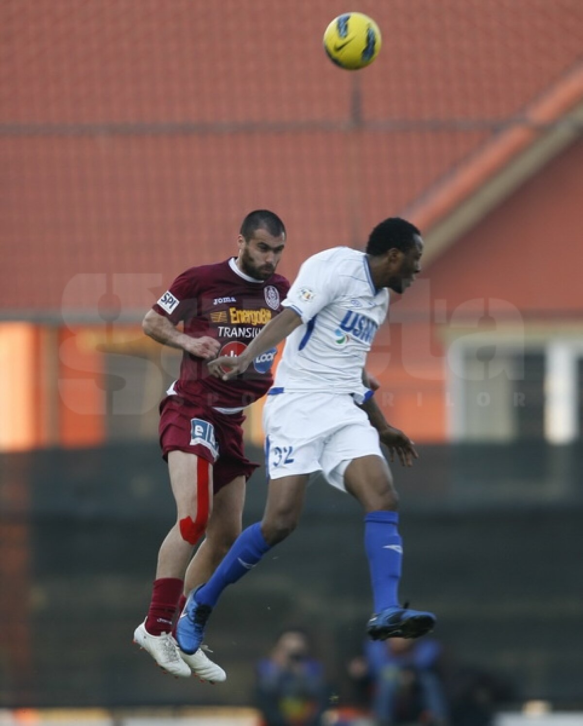 VIDEO CFR Cluj a învins Pandurii, 2-0, şi s-a instalat pe primul loc
