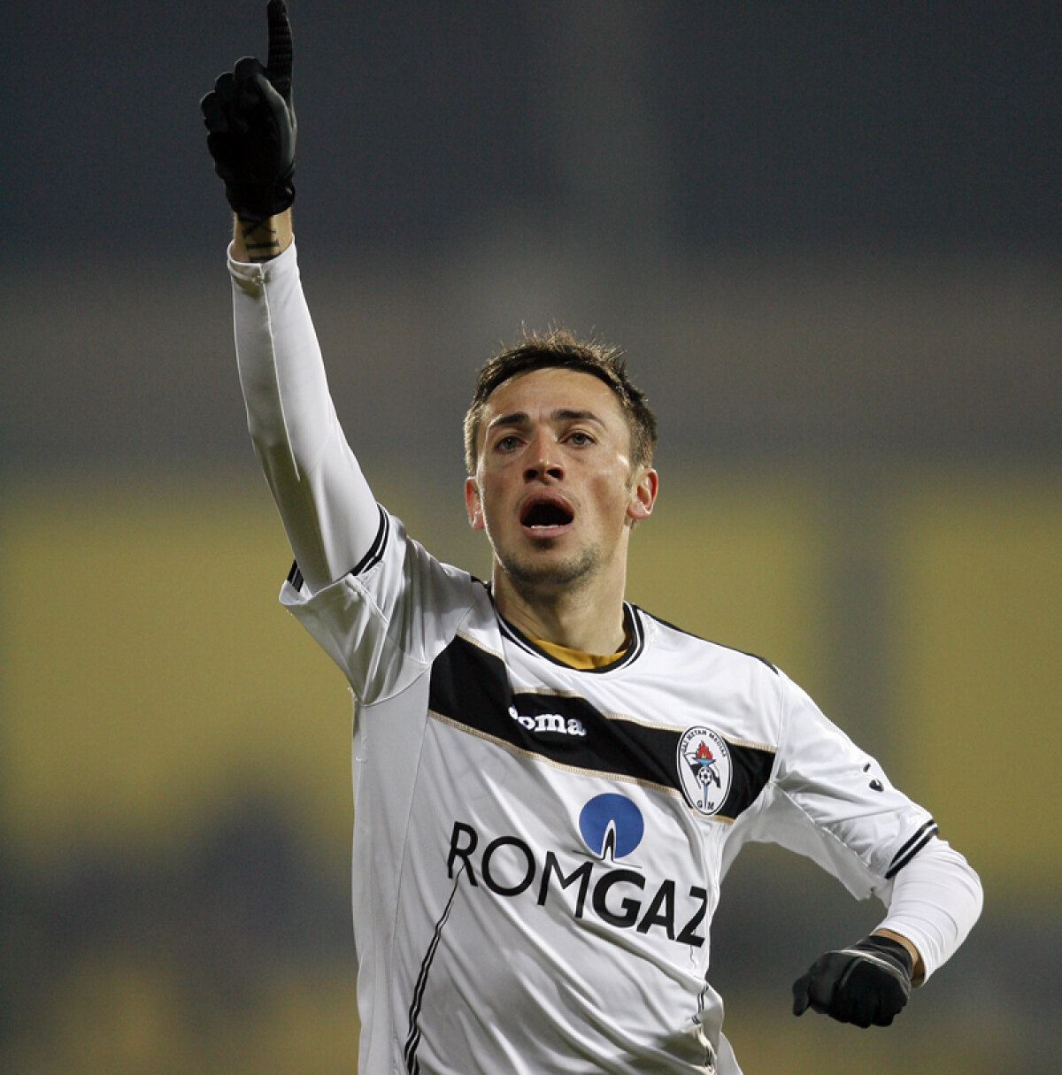 VIDEO Vernisaj Ciprian Petre » Mediaşul a cîştigat fără probleme meciul cu Voinţa Sibiu