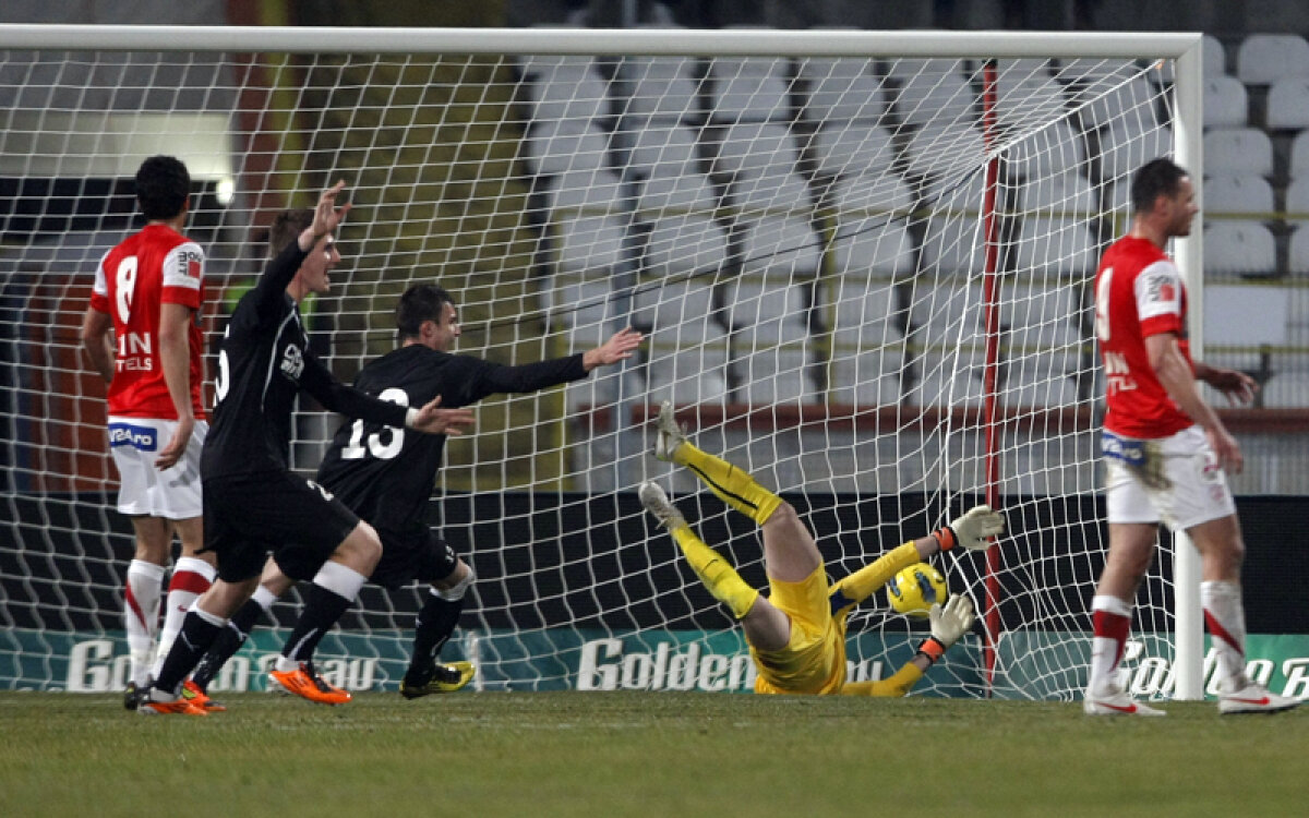 VIDEO Bypass la titlu » Sportul a dat cu Dinamo de pămînt, scor 1-3