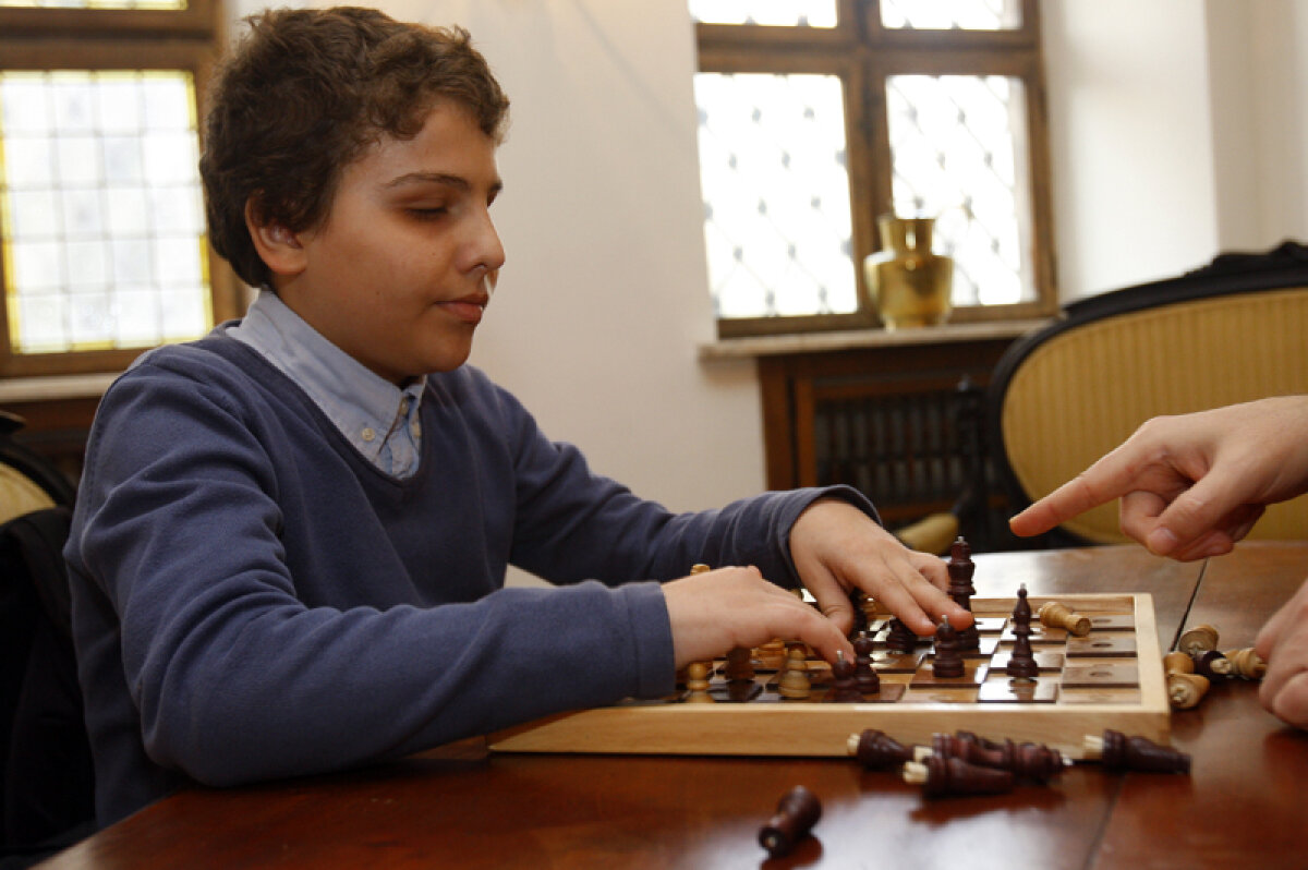 Băiatul orb campion la şah » Gazeta deschide azi ziarul cu un reportaj 100% emoţie şi empatie umană