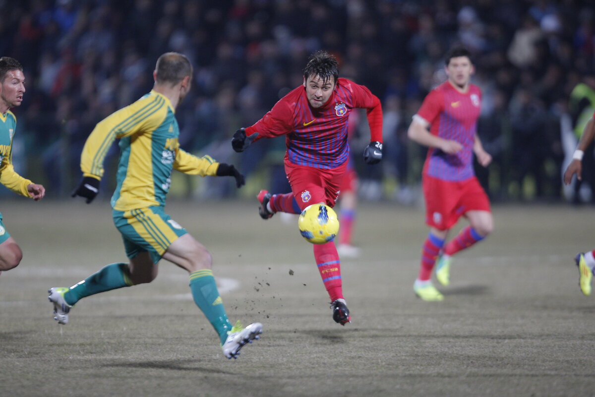 "Pufulete" anti-star » Golgeterul Stelei este un caz aparte: absent din scandaluri şi fără permis de conducere