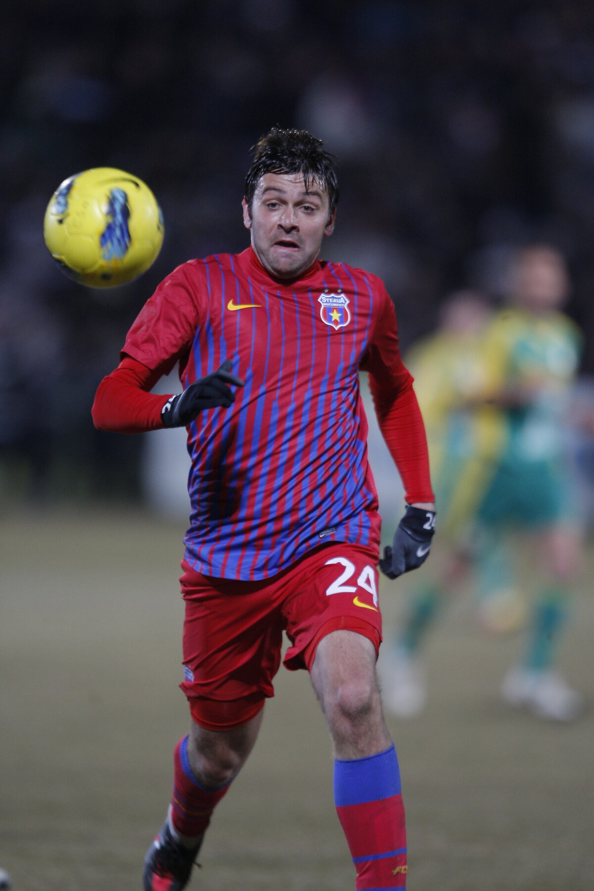 "Pufulete" anti-star » Golgeterul Stelei este un caz aparte: absent din scandaluri şi fără permis de conducere