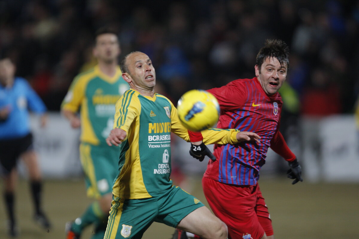 "Pufulete" anti-star » Golgeterul Stelei este un caz aparte: absent din scandaluri şi fără permis de conducere