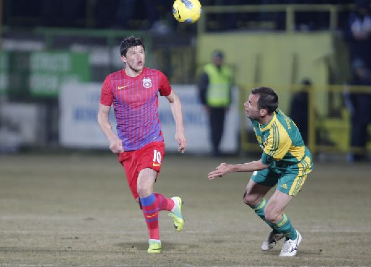 Primă de tatuaj » Tănase şi-a afişat la meciul cu Astra noua operă