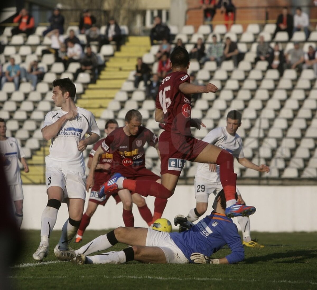 CFR Cluj s-a împiedicat în Regie şi poate fi egalată de Dinamo