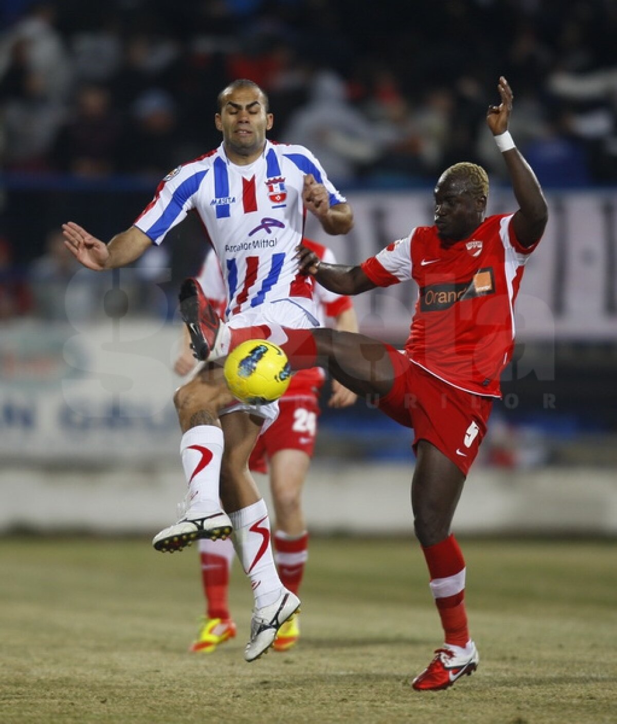 FOTO Oţelul - Dinamo 1-1 » "Cîinii" rămîn la două puncte în spatele liderului CFR Cluj
