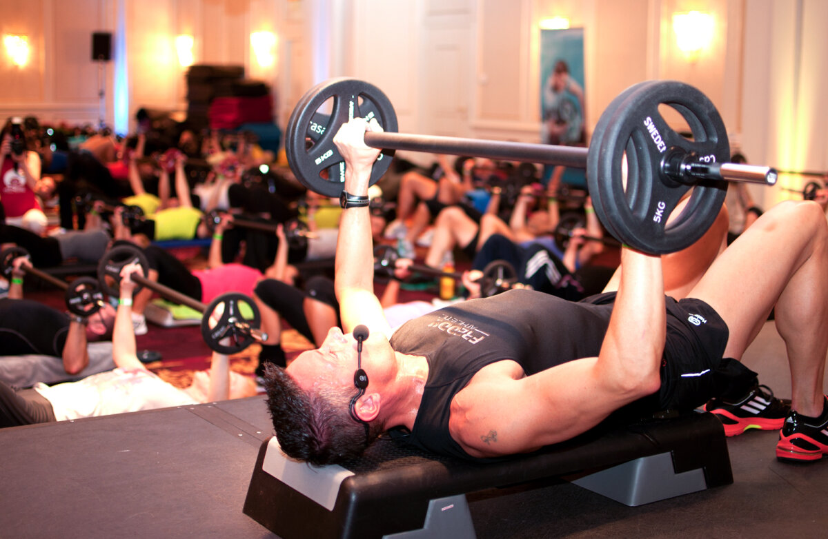 FOTO! Fitness Mania » 1500 de români şi-au petrecut weekendul la Convenţia Internaţională de Fitness