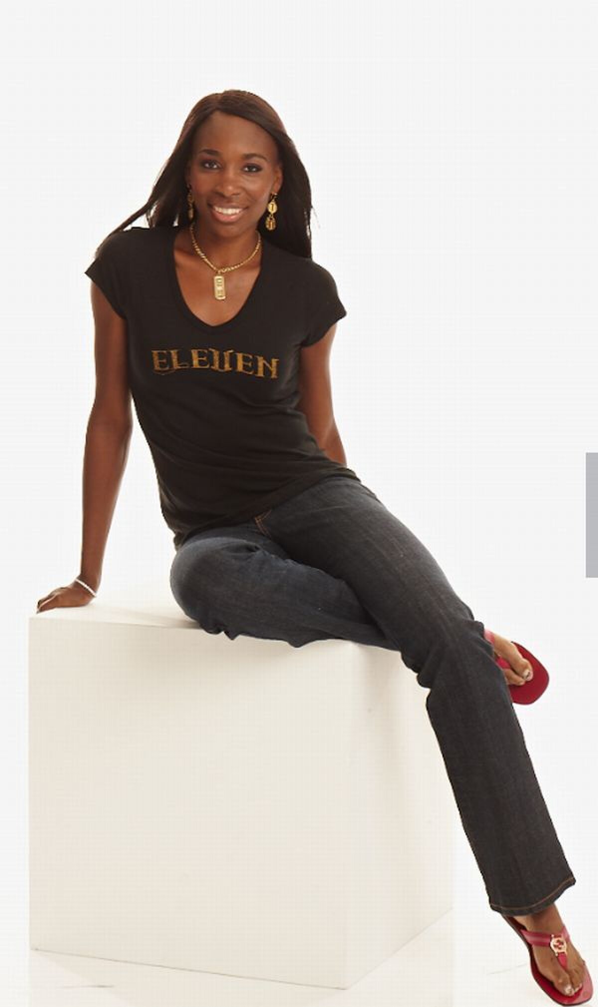 FOTO De pe teren în studio » Venus Williams, model pentru propria colecţie de haine
