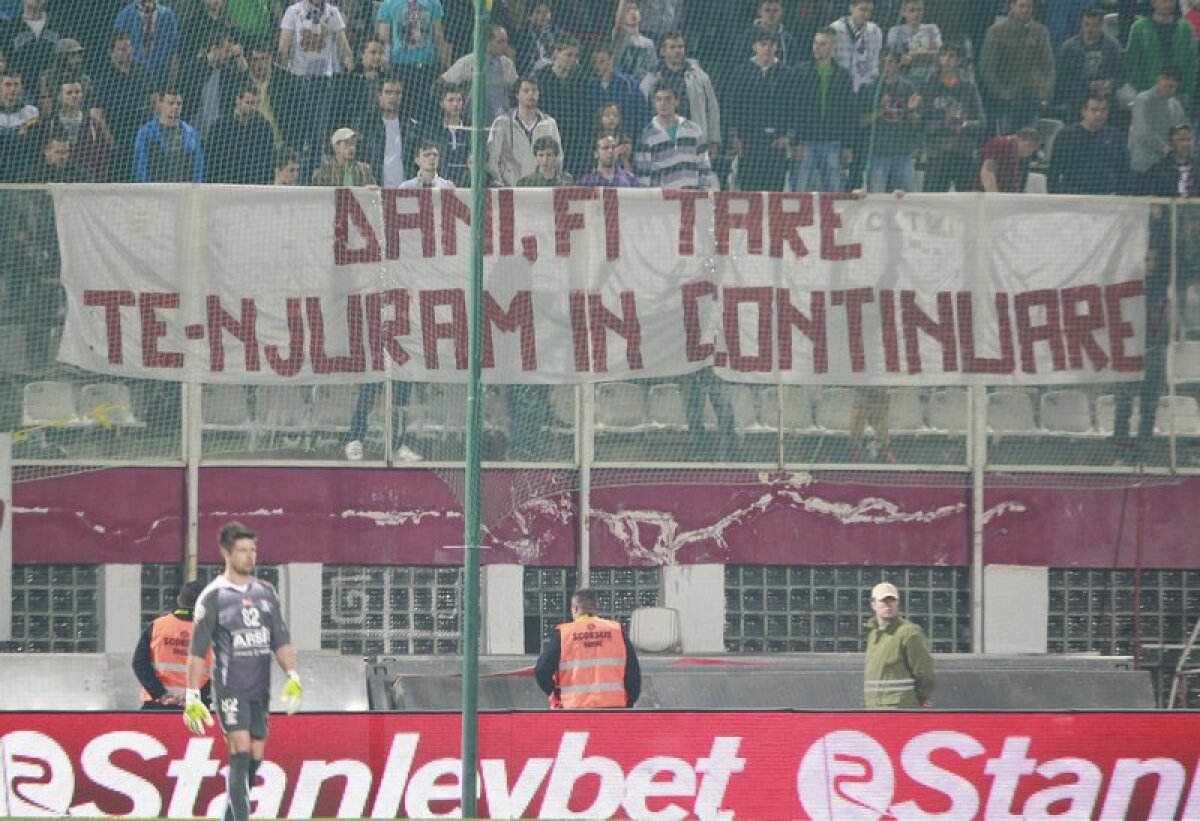 Ultraşii rapidişti sînt luaţi peste picior de un stelist: "Băieţi, aţi dat-o pe greacă?"