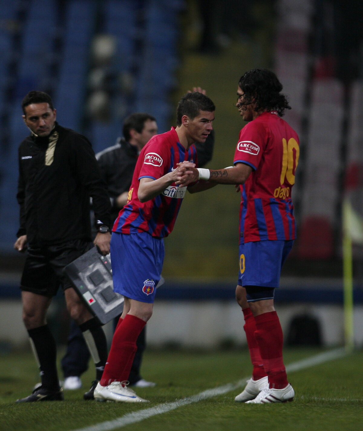 Ne prăpădim de rîs cu fotbalul nostru! » Întîmplări neştiute, personaje de poveste, scene amuzante