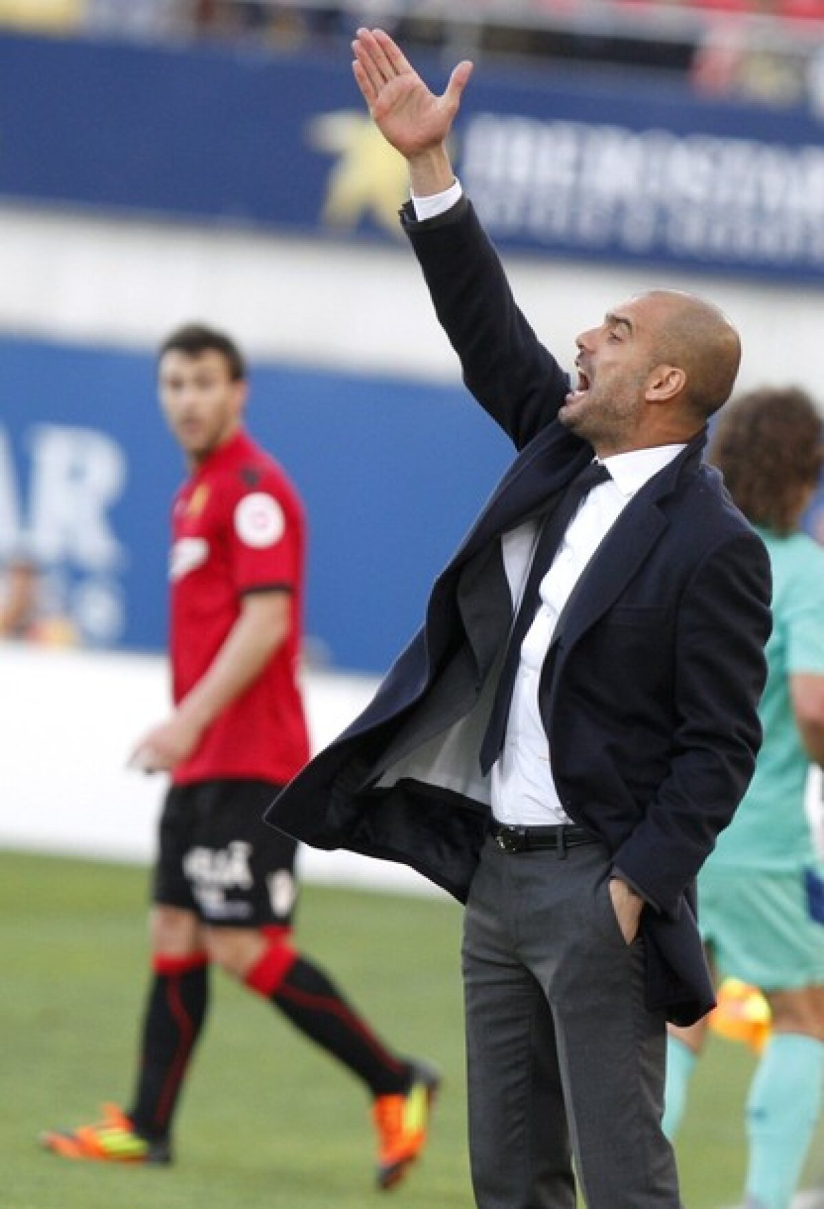 VIDEO şi FOTO » Rămîn 6 puncte diferenţă! Realul a făcut show pe Bernabeu după victoria Barcei la Mallorca