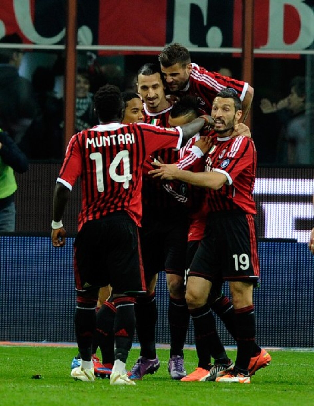 VIDEO » Super-Zlatan! Cu "dubla" lui, Milan a bătut Roma, 2-1