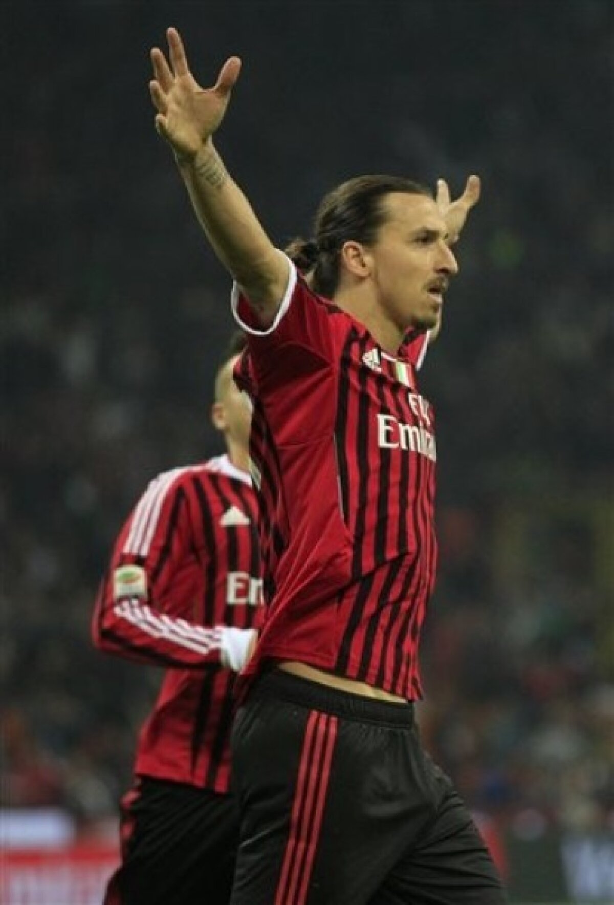 VIDEO » Super-Zlatan! Cu "dubla" lui, Milan a bătut Roma, 2-1